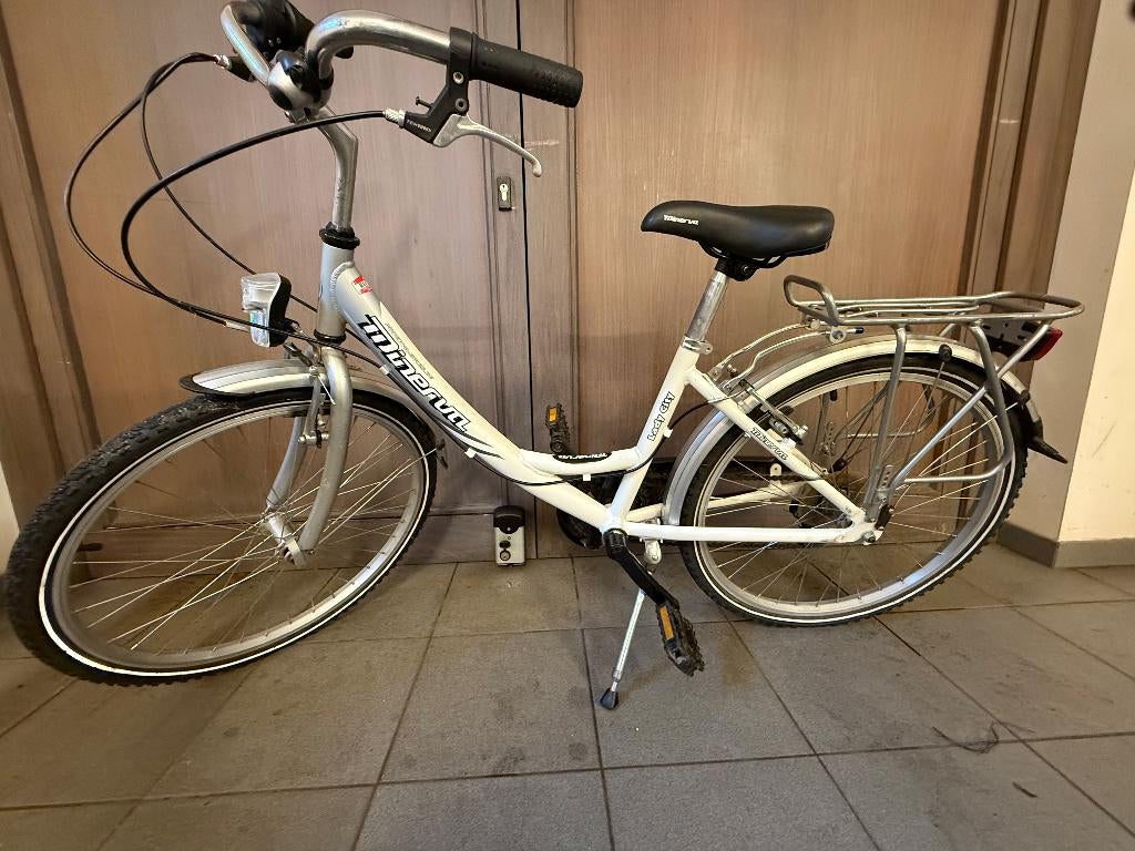 Vélo 24 pouces Minerva Lady City à 6 vitesses pour filles, Vélos & Vélomoteurs, Vélos | Filles, Comme neuf, 24 pouces, Frein à main