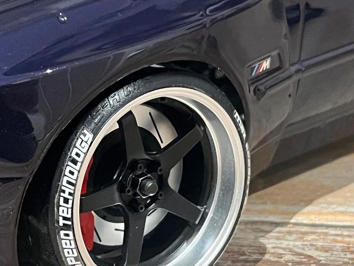 MST BMW e30 entièrement en carbone Brushless Nouveau ! ! !, Hobby & Loisirs créatifs, Modélisme | Radiocommandé & Téléguidé | Voitures