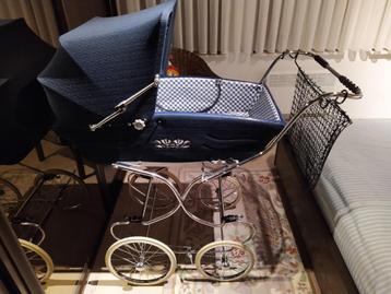 Authentieke vintage kinderwagen – prachtig én bruikbaar! 🌼✨ beschikbaar voor biedingen