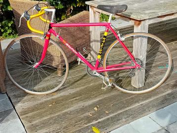 Magnifique vélo de course RALEIGH vintage taille 51 disponible aux enchères