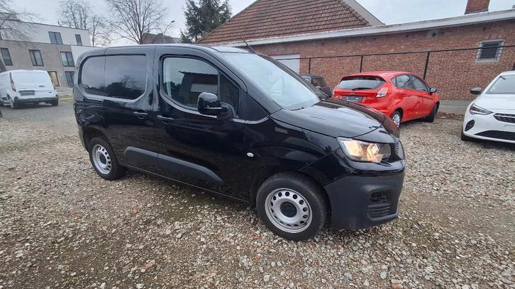 Peugeot Partner 2023 met 13500 km veel opties, Auto's, Peugeot, Bedrijf, Te koop, Partner, ABS, Achteruitrijcamera, Airbags, Airconditioning