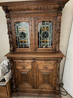 Antieke kast met loodglas, Enlèvement