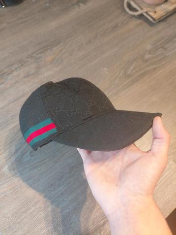 Gucci pet zwart beschikbaar voor biedingen