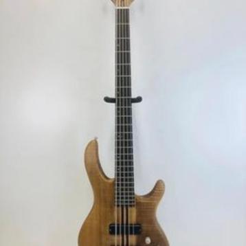 Guitare basse Cort A5