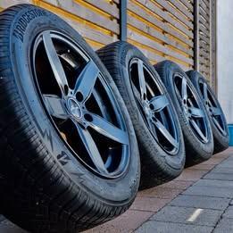 BREYTON winterset 17' BMW met nieuwe Bridgestone Blizzak, Autos : Pièces & Accessoires, Pneus & Jantes, Pneus et Jantes, Pneus hiver