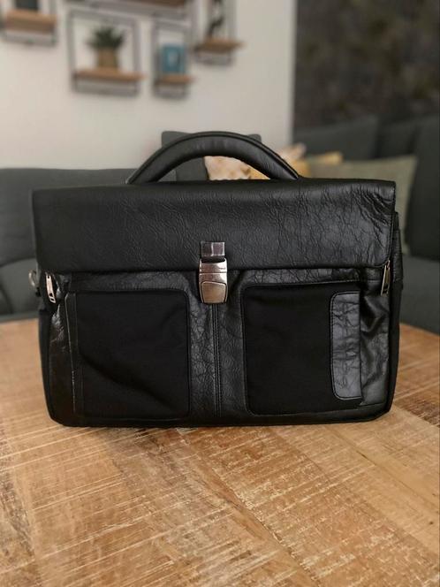 Piquadro boekentas, Computers en Software, Laptoptassen, Nieuw, Aktetas, Ophalen