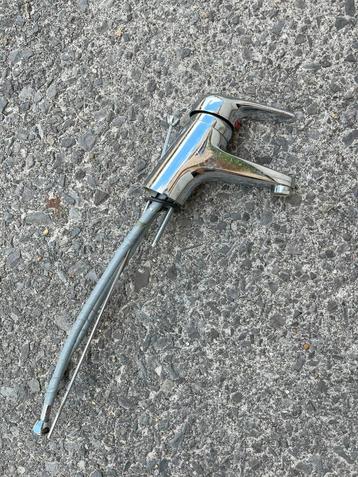 waterkraan wastafel beschikbaar voor biedingen