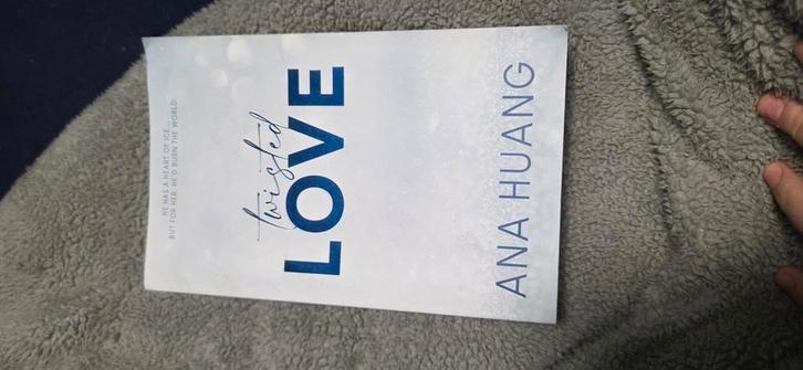 Twisted Love - Ana Huang, Livres, Littérature, Neuf, Envoi