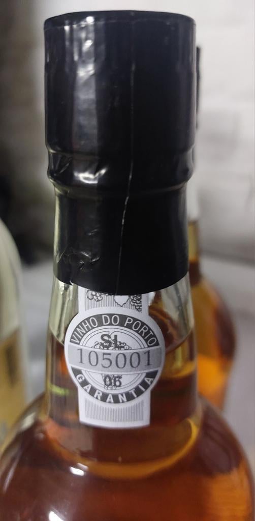 Porto blanc Valadão &  alcool neutre . Tjrs scellées., Collections, Parfums, Neuf, Autres types, Plein, Enlèvement