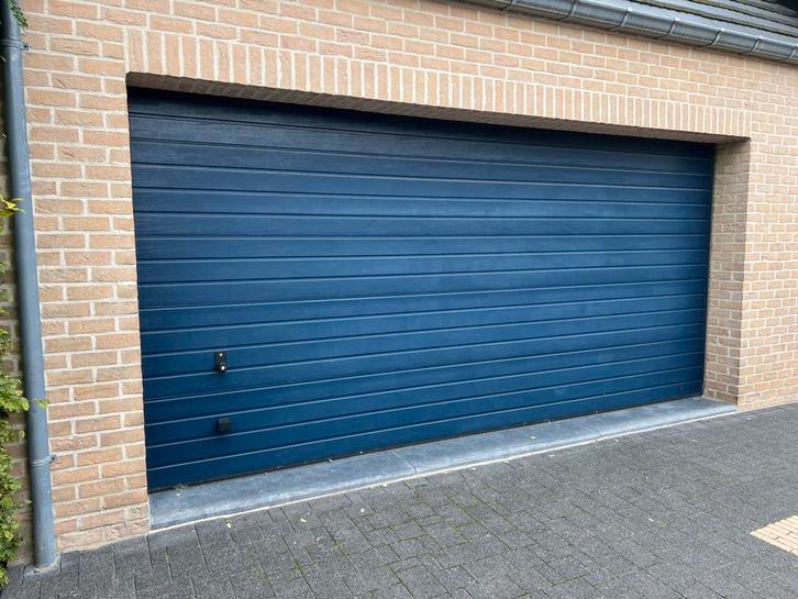 Garagepoort met motor., Doe-het-zelf en Bouw, Rolluiken, Gebruikt, 200 cm of meer, 200 cm of meer, Overige kleuren, Elektrische bediening