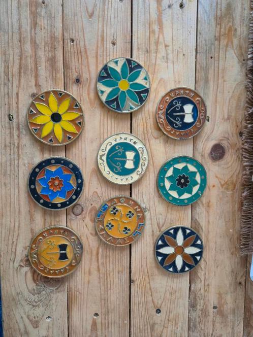 Lot de 9 anciens sous-verres en métal., Antiek en Kunst, Antiek | Email, Ophalen of Verzenden