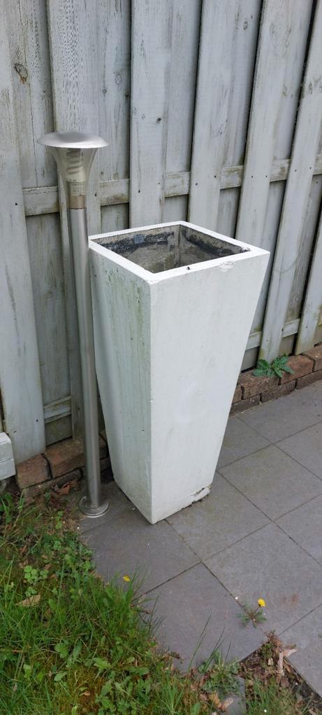 Betonnen bloembakken., Tuin en Terras, Bloembakken en Plantenbakken, Zo goed als nieuw, Beton, Balkon, Tuin, 60 cm of meer, 60 tot 100 cm