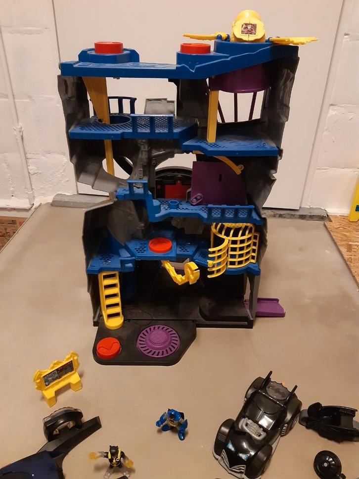 Imaginext Batman reuze grot en vele auto's, Kinderen en Baby's, Speelgoed | Actiefiguren, Ophalen