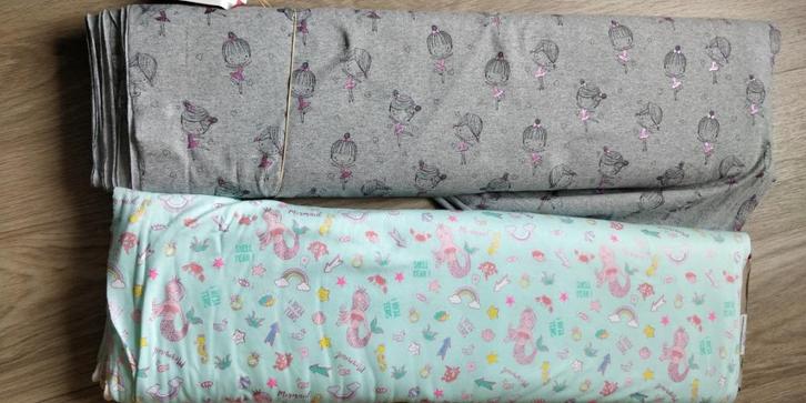 Koopje lot tricot meisjes stof, Hobby en Vrije tijd, Stoffen en Lappen, Nieuw, Katoen, 120 cm of meer, 200 cm of meer, Grijs, Ophalen of Verzenden