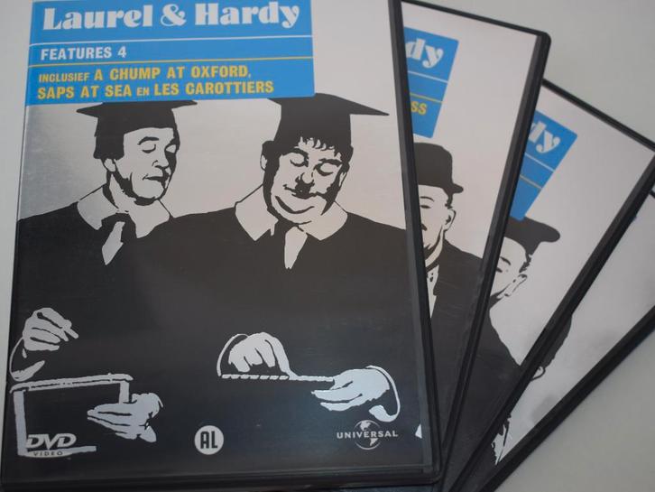 Laurel & Hardy - Features 1,2,3 & 4 / 1931-1940 (8 DVD), CD & DVD, DVD | Classiques, Comme neuf, Comédie, Avant 1940, Tous les âges