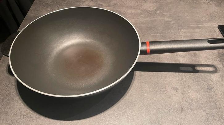 IKEA wokpan 28 cm, Huis en Inrichting, Keuken | Potten en Pannen, Gebruikt, Ophalen