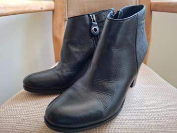 Bottine en cuir neuve beschikbaar voor biedingen