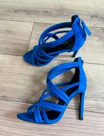 Sandalen hak Zara blauw suede, Vêtements | Femmes, Chaussures, Enlèvement ou Envoi, Zara, Chaussures à haut talons, Comme neuf