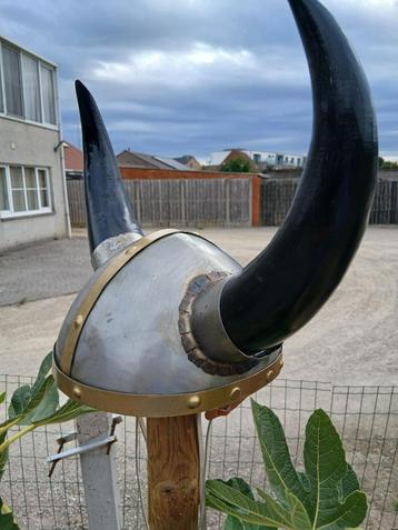 mancave , ridder helm , middeleeuwen,viking , horens , hoorn beschikbaar voor biedingen