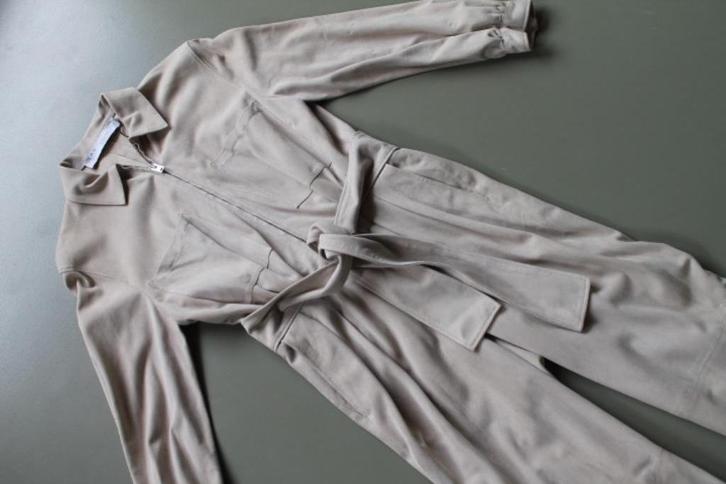 Ongedr beige daim jumpsuit Iro, mt 36, ww €1685, Kleding | Dames, Jumpsuits, Nieuw, Maat 36 (S), Beige, Verzenden