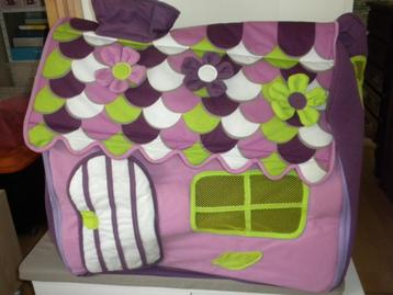 maison en tissu beschikbaar voor biedingen