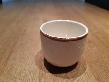 kommetje beschikbaar voor biedingen