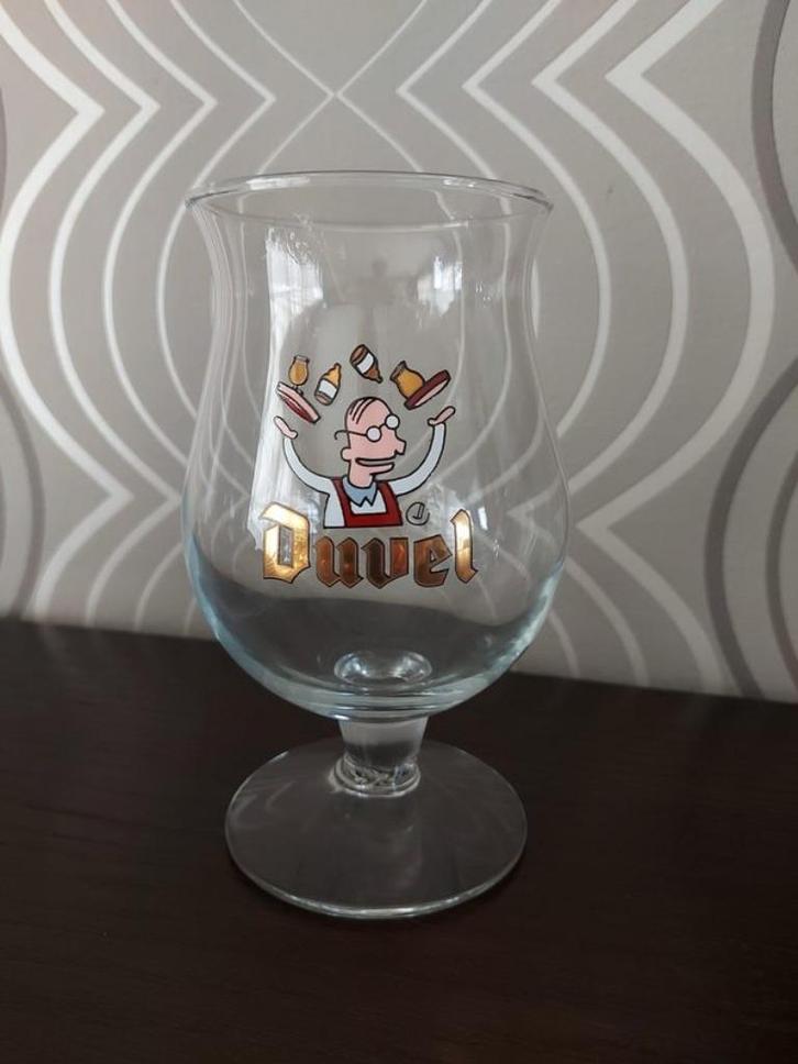 Duvel glas 'Jonglerende ober', Verzamelen, Glas en Drinkglazen, Bierglas, Ophalen of Verzenden