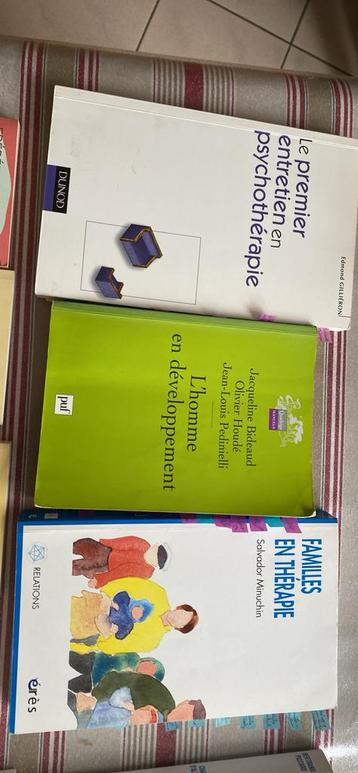 Lot de 20 livres : psychologie, la famille, relations humain beschikbaar voor biedingen