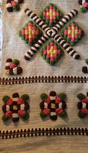 prachtige kleuren Vintage Folk Mat / Muurtapijt beschikbaar voor biedingen