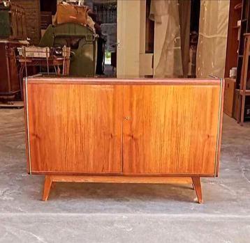 Vintage Sideboard Hubert Nepositek & Bohumil Landsman Jitona disponible aux enchères