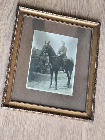 1e WOI  ingelijste foto soldaat Belgisch leger te paard beschikbaar voor biedingen