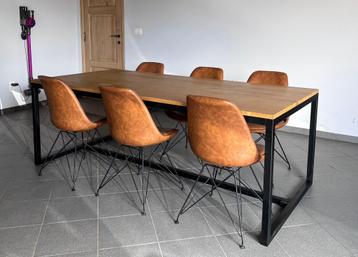 eettafel eik met 6 stoelen beschikbaar voor biedingen