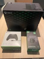 Xbox series X + Two controllers + Charging dock, Comme neuf, Xbox Series X