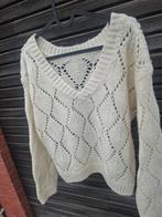 Joli pull ajouré col V écru S/M, Unika, Beige, Ophalen of Verzenden, Zo goed als nieuw