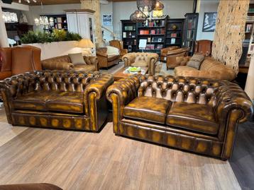 originele chesterfield bankstel 2 x 2 zits als Nieuw bruin  beschikbaar voor biedingen