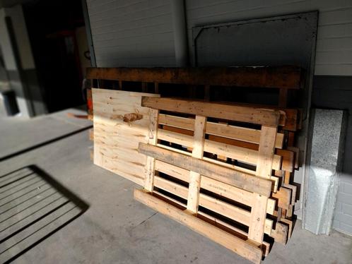 Pallets/ hout om weg te geven SCHAARBEEK, Doe-het-zelf en Bouw, Hout en Planken, Gebruikt, Ophalen of Verzenden