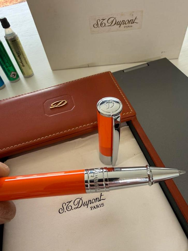 Set S.T. Dupont : Roller Défi Millenium & Écritoire Cuir, Collections, Stylos, Comme neuf, Enlèvement