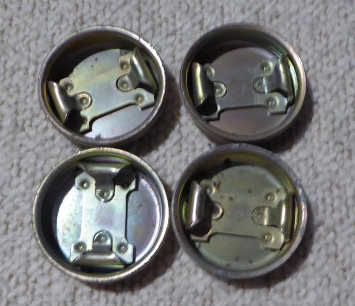 4 afsluitdoppen/ Nieuw, Hobby en Vrije tijd, Knutselen, Nieuw, Ophalen of Verzenden