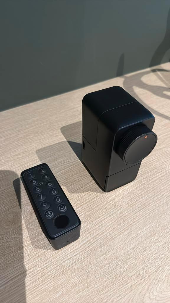 Switch-bot lock pro nieuw, Doe-het-zelf en Bouw, Deuren en Vliegenramen, Nieuw, Buitendeur, Verzenden