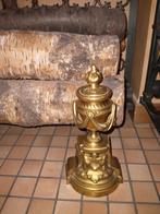 Paire de chenets style Louis XVI - Bronze doré - Costermans, Ophalen