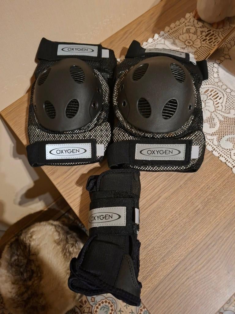 Knie- en polsbeschermers / Oxygen, Sports & Fitness, Skateboard, Protection, Enlèvement ou Envoi