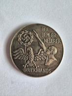 Adolf Hitler medaille met adelaar en inscripties, Verzamelen, Militaria | Tweede Wereldoorlog, Ophalen of Verzenden