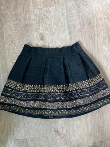 Elegante zwarte rok S/M beschikbaar voor biedingen