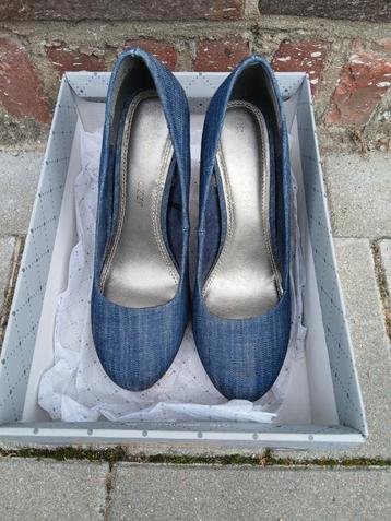 Marco Tozzi Denim Pumps – Maat 37 beschikbaar voor biedingen