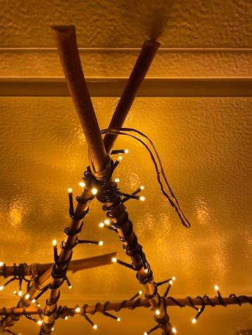 4 étoiles de Noël + lumières (bois, fait main) disponible aux enchères