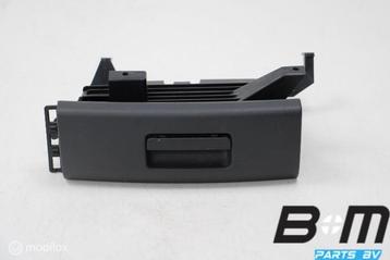 Bakje onder stoel rechtsvoor VW Golf 7 5G0882600A beschikbaar voor biedingen