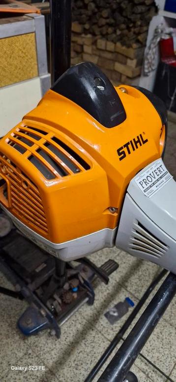 STIHL FS 560 C.   PEU UTILISÉ, Enlèvement, Comme neuf