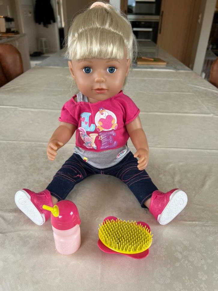 BABY born Grote Zus - Interactieve Pop - 43cm, Kinderen en Baby's, Speelgoed | Poppen, Zo goed als nieuw, Babypop, Ophalen of Verzenden