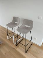 4 beige barkrukken Kave Home met zwarte poten, Huis en Inrichting, Barkrukken, Ophalen, 60 tot 90 cm, Nieuw, Metaal