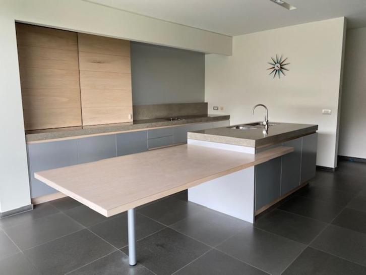 Gebruikte keuken met strak design, Huis en Inrichting, Keuken | Complete keukens, Gebruikt, Overige typen, Grijs, Graniet of Steen